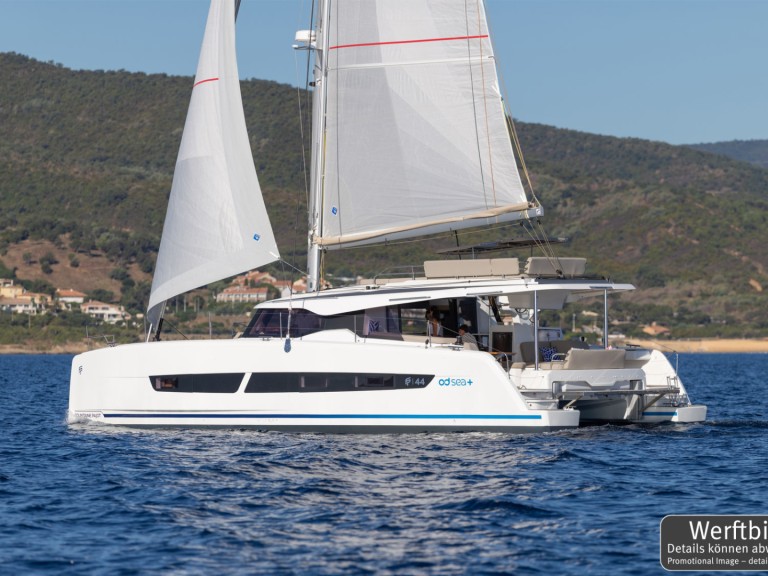 Rent a Fountaine Pajot Fountaine Pajot FP 44 Maestro - 3 cab. Palma de Mallorca