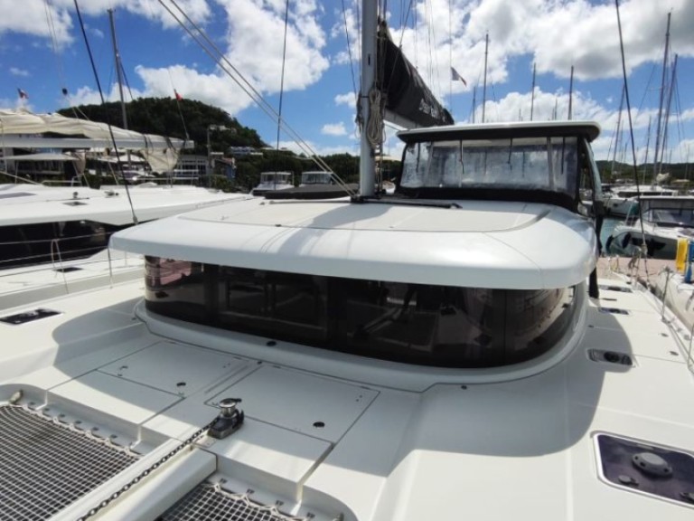 Catamaran rental in Le Marin - Lagoon Lagoon 42
