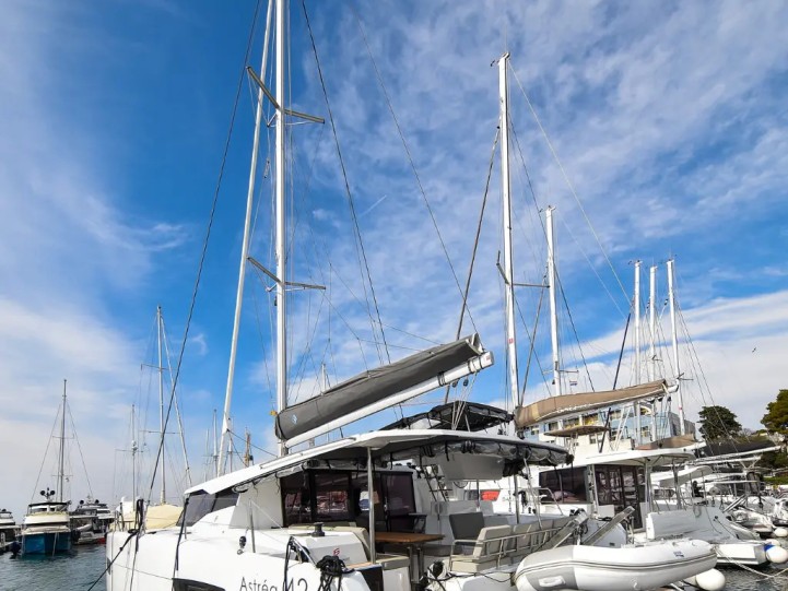 Boat rental Fountaine Pajot Astrea 42 in Ðuraševići on Samboat