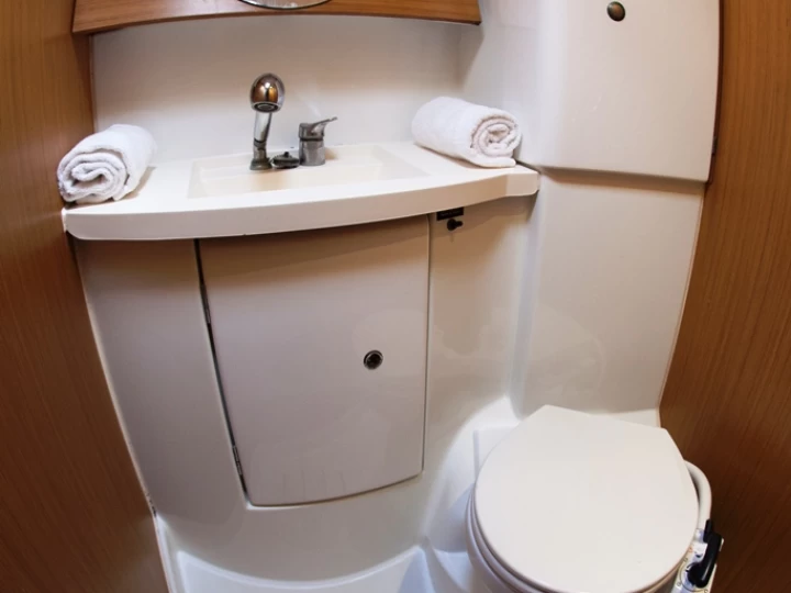 Jeanneau Sun Odyssey 42i charter bareboat or captained in  Neo Klima