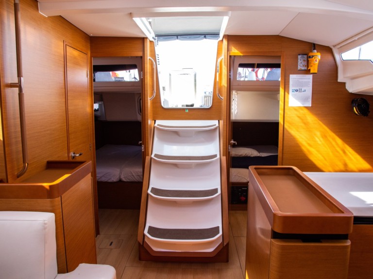 Bareboat Rental Sailboat Jeanneau with a boat licence