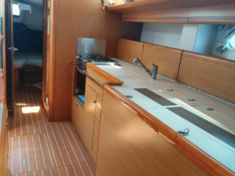 Sailboat rental with or without captain Jeanneau Néa Péramos