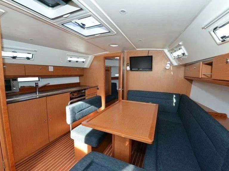 Rent a Bavaria Cruiser 40 Primošten