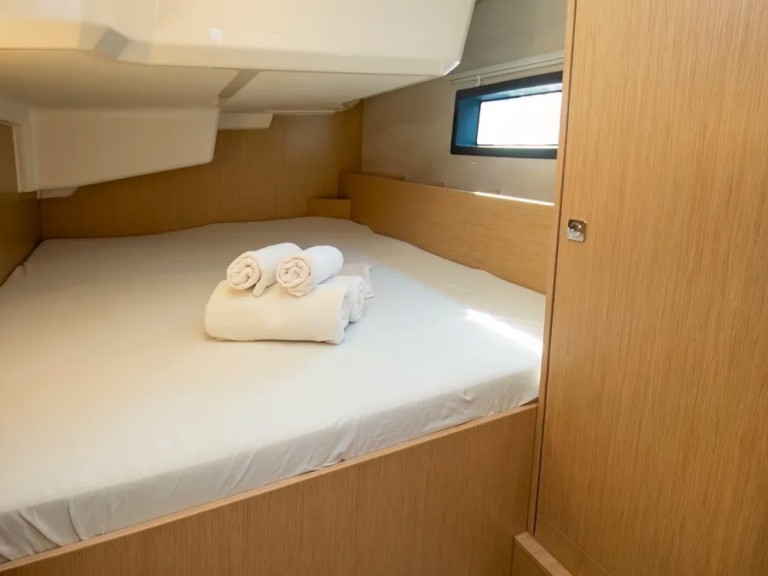 Yacht charter Cogolin cheap Bavaria C38