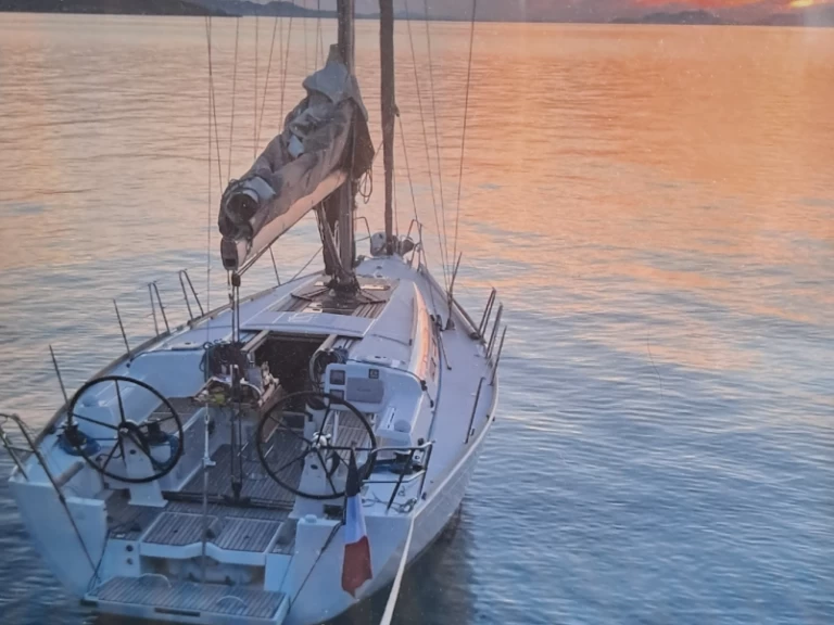 Sailboat rental in France - Dufour Dufour 40 E Performance