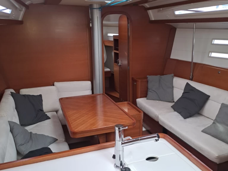 Sailboat rental with or without captain Dufour France