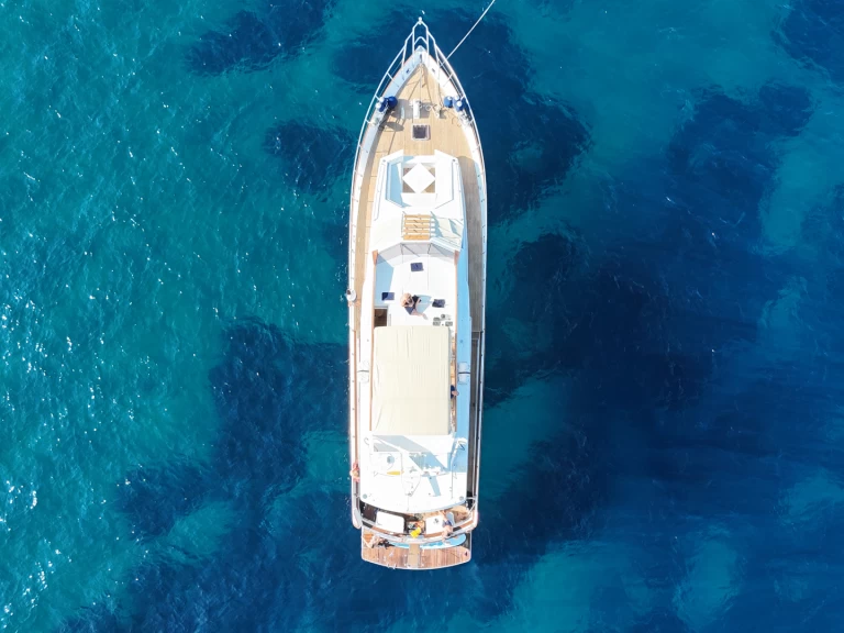 Cantieri Di Pisa Akhir 20 charter bareboat or captained in  Catania