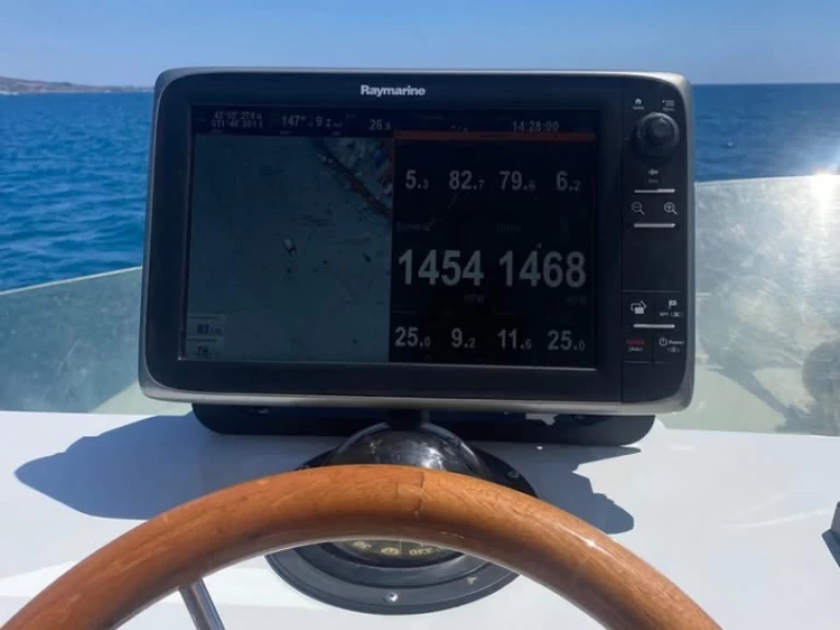 Motorboat for rent Porto Riva di Traiano at the best price