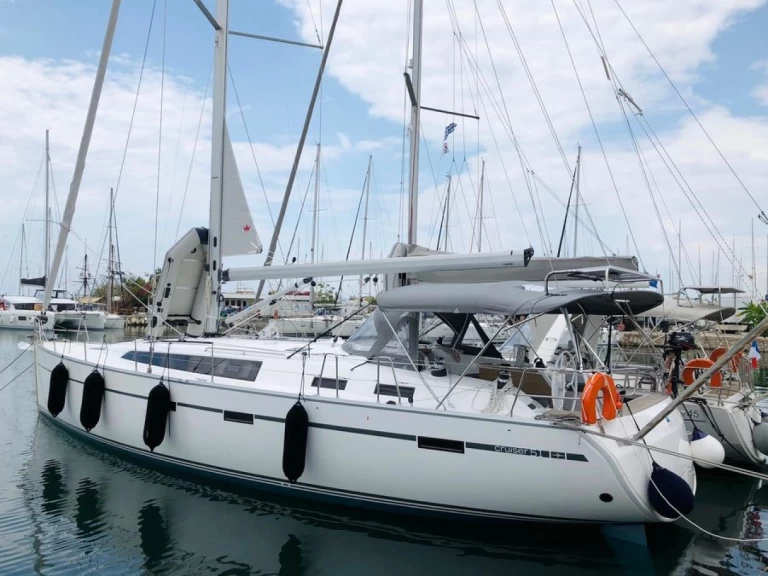 Bareboat Rental Sailboat Bavaria with a boat licence