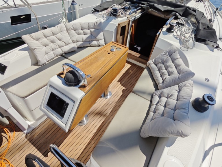 Sailboat rental in Punat - Bavaria Cruiser 34