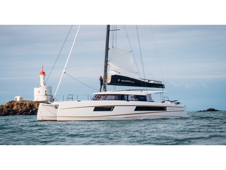 Boat rental Nautitech Nautitech 48 Open in Lávrio on Samboat