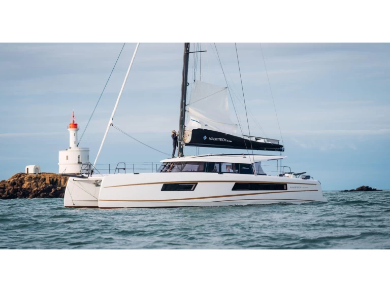 Boat rental Nautitech Nautitech 48 Open in Lávrio on Samboat