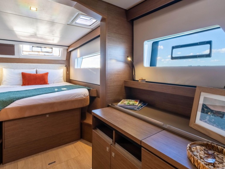 Catamaran for rent Lávrio at the best price