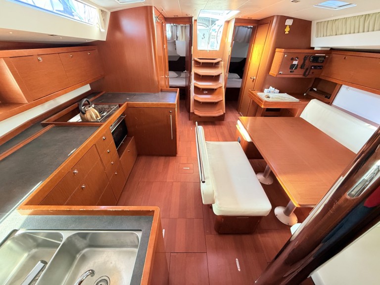 Rent a Bénéteau Oceanis 48 Sukošan