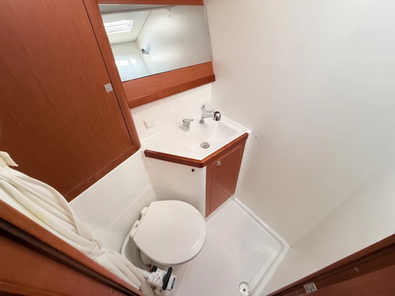 Bénéteau Oceanis 48 in Sukošan on SamBoat