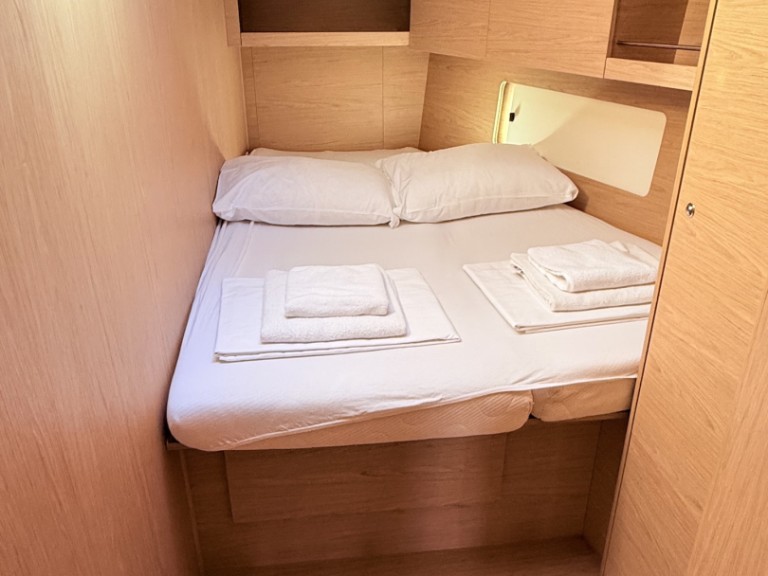 Rent a Bénéteau Oceanis 46.1 Sukošan