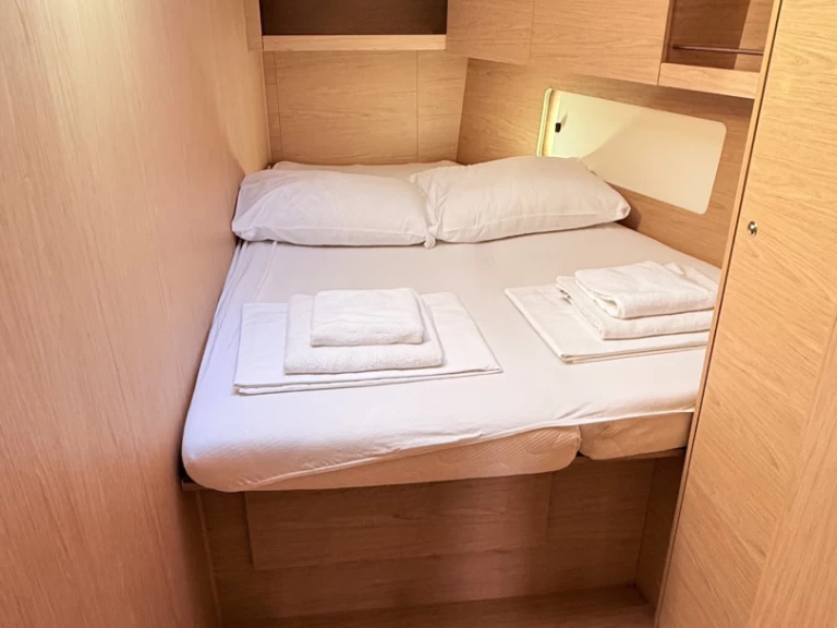 Rent a Bénéteau Oceanis 46.1 Sukošan