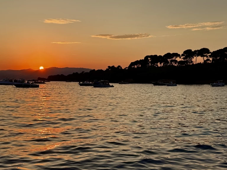 Jeanneau CAP CAMARAT in Antibes on SamBoat