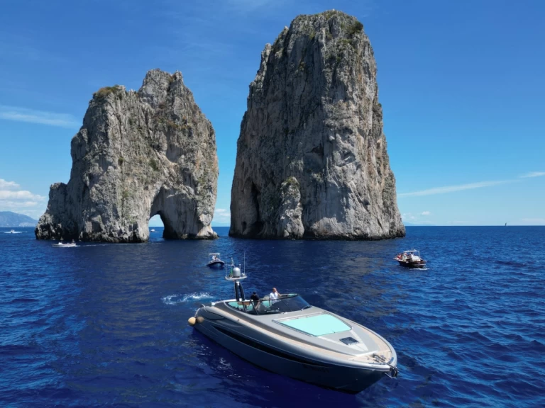 Luxury Yacht for rent Italy at the best price