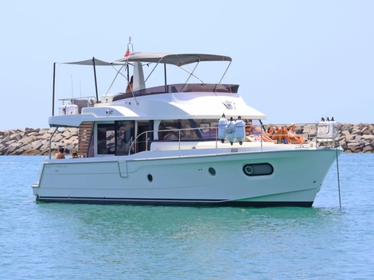 Motorboat rental with or without captain Bénéteau Marina de Portimão