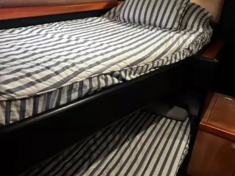 Luxury Yacht rental in Marina de Dénia - Sunseeker Portofino 53