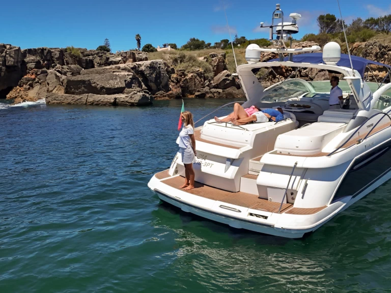 Motorboat rental with or without captain Fairline Cascais