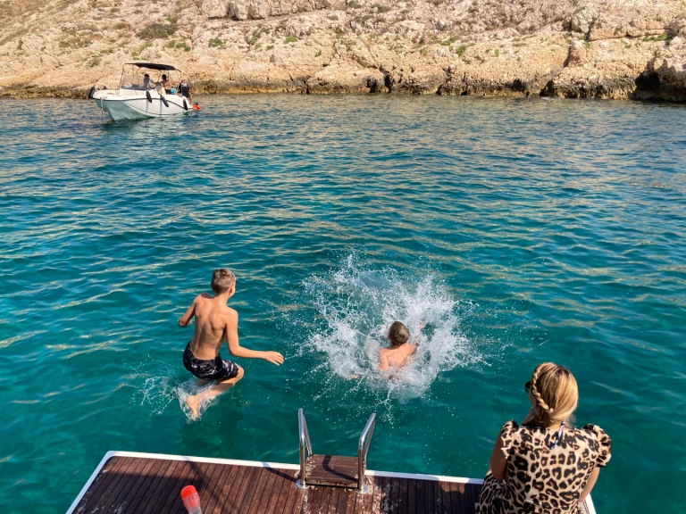 Sailboat for rent Gustavia at the best price