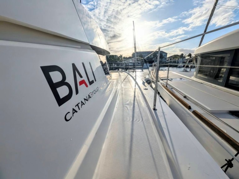 Boat rental Bali Bali 4.4 in Nassau on Samboat