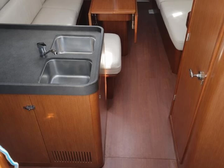 Sailboat rental with or without captain Bénéteau Néa Péramos