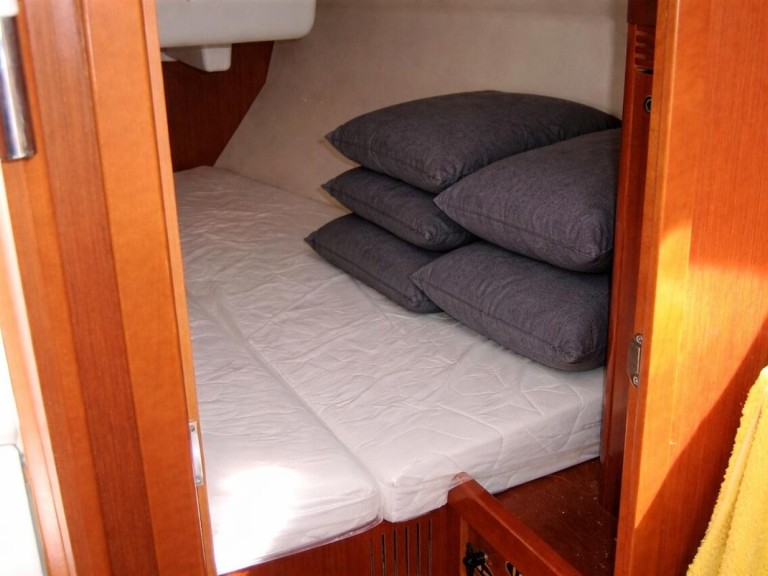 Bareboat Rental Sailboat Bénéteau with a boat licence