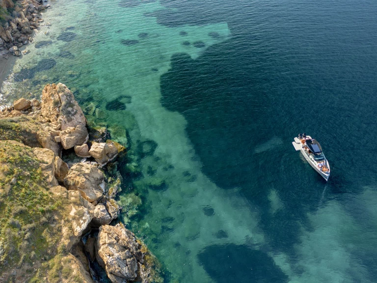 Bareboat Rental Motorboat Saxdor with a boat licence
