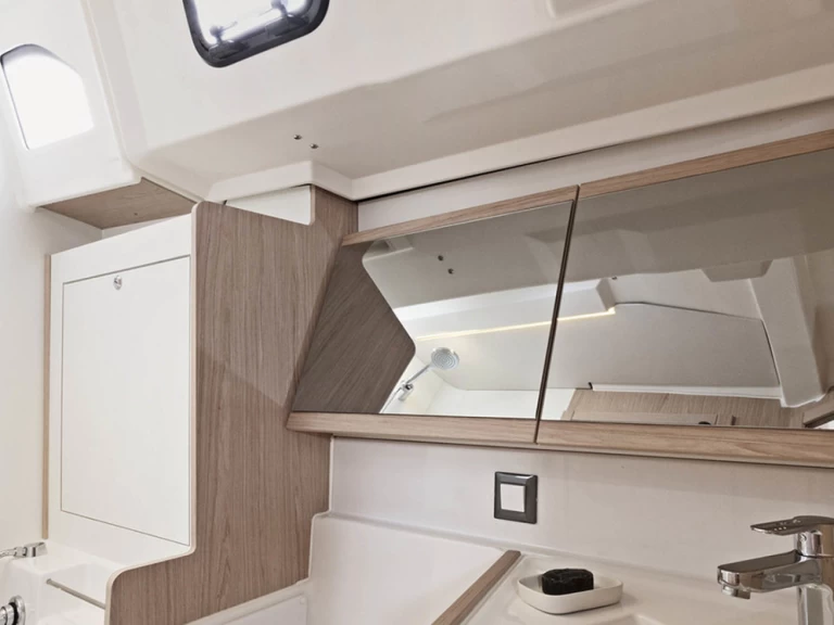 Bénéteau Oceanis 46.1 in Gouvia on SamBoat