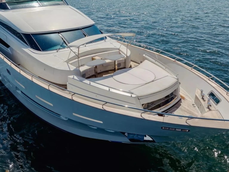 Yacht charter South Miami Beach cheap 28M