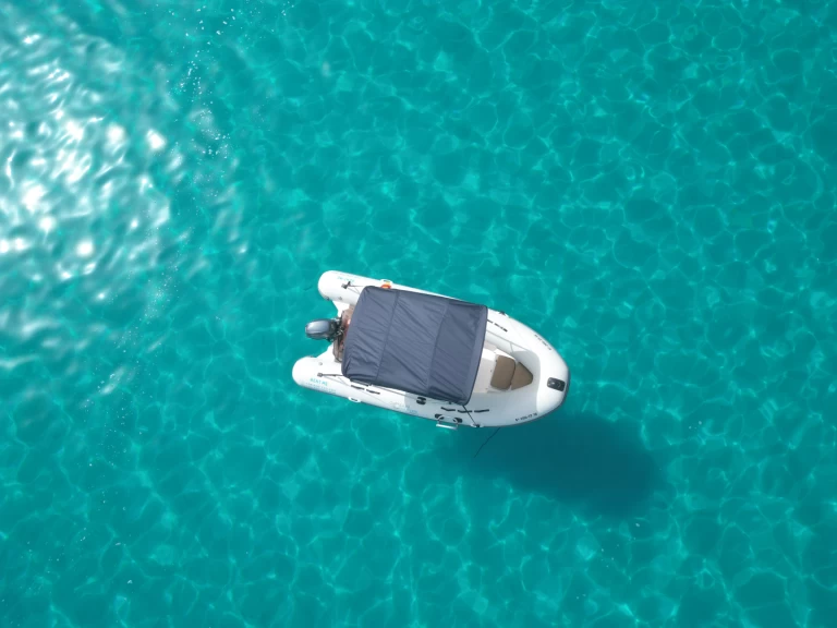 Protender Xs 470 in Cala Figuera on SamBoat