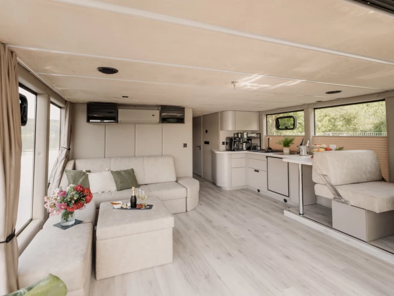 Yacht charter Buchholz cheap Luxboot