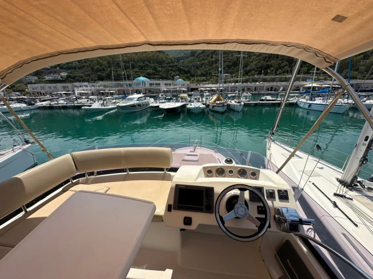 Motorboat rental with or without captain Prestige Milazzo