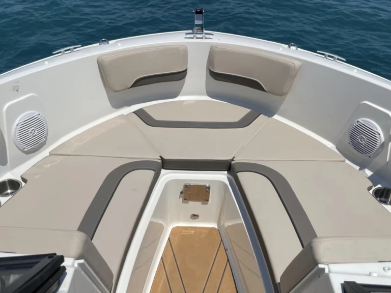 Bayliner VR6 OB charter bareboat or captained in  Poreč