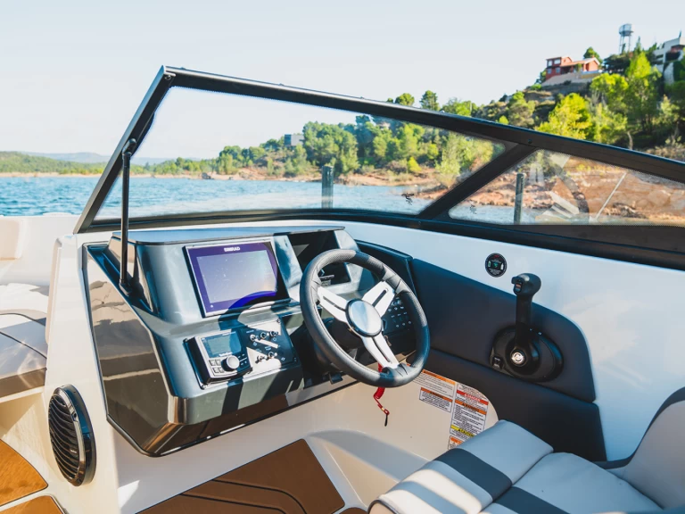 Rent a Bayliner VR6 OB Poreč