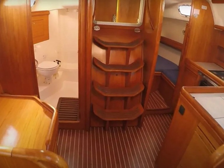 Sailboat for rent Kiáto at the best price