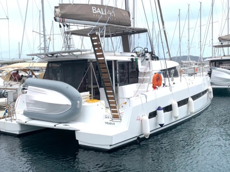 Bali Bali 4.1 charter bareboat or captained in  Lygia