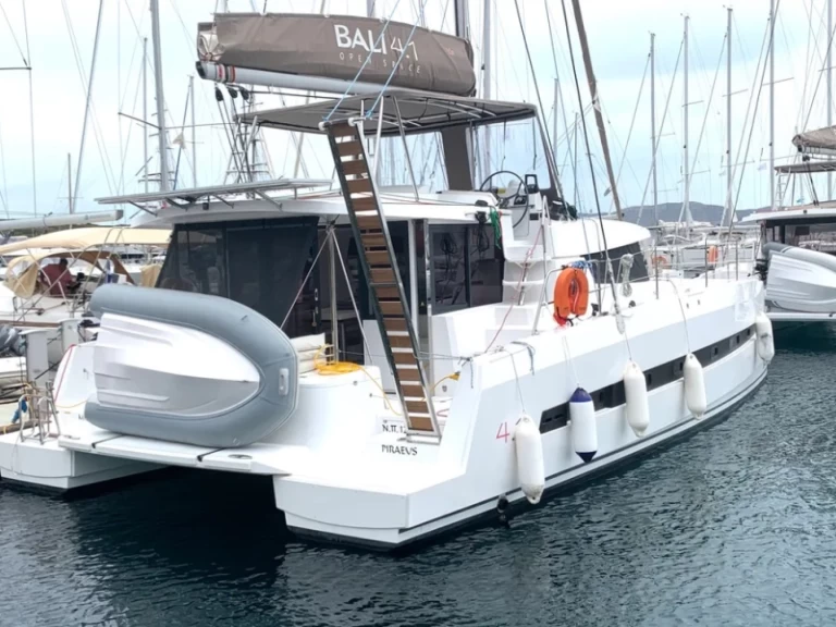Bali Bali 4.1 charter bareboat or captained in  Lygia