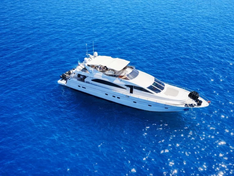 Bareboat Rental Luxury Yacht Astondoa with a boat licence