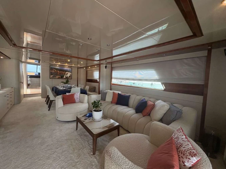 Bareboat Rental Luxury Yacht San Lorenzo with a boat licence