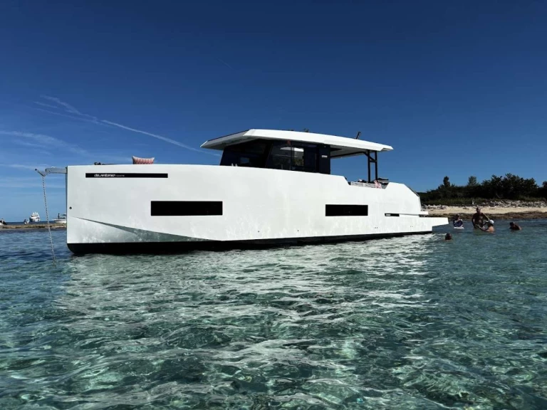 De Antonio La Ondina in Palm Beach on SamBoat