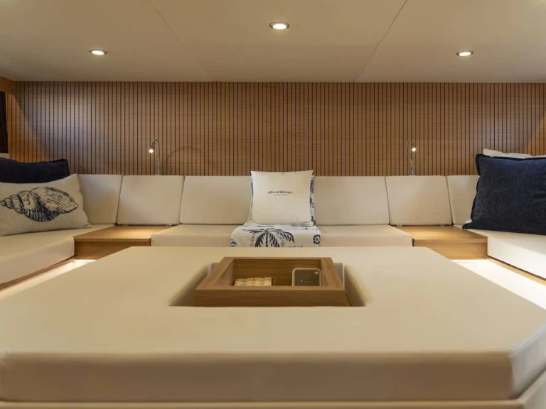 Yacht charter Palm Beach cheap La Ondina