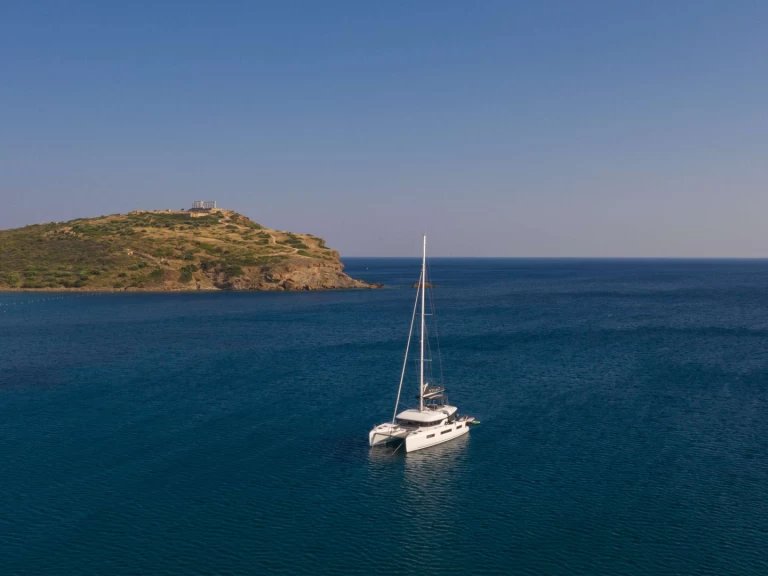 Luxury Yacht rental in Lefkada (Island) - Lagoon NOMAD II