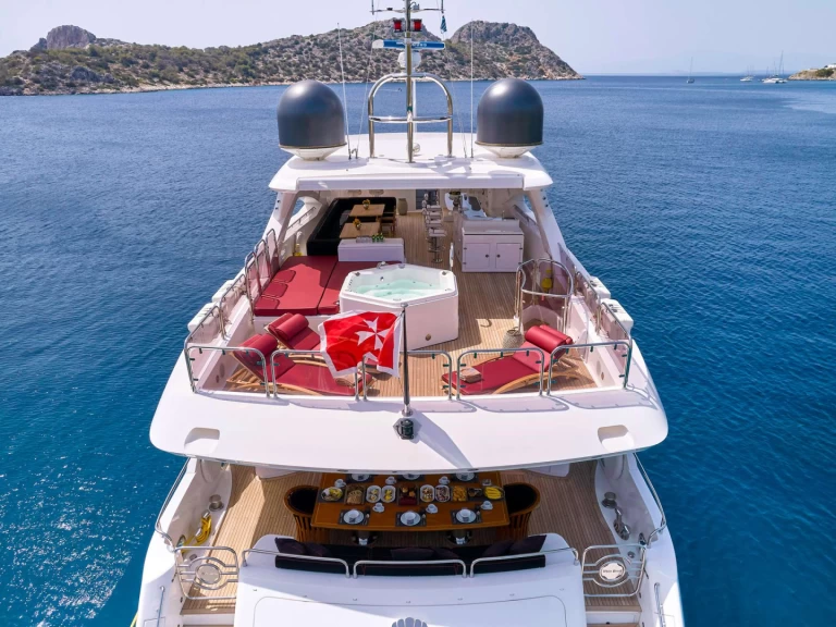 Sunseeker WHITE PEARL I charter bareboat or captained in  Greece