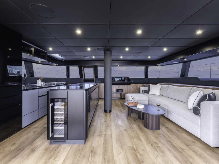 Bareboat Rental Luxury Yacht Sunreef with a boat licence