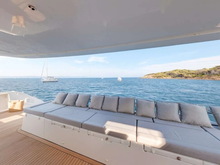 Luxury Yacht rental in Alimos - Lagoon ROYAL DESTINY