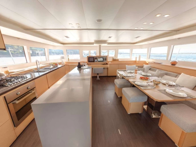 Luxury Yacht rental with or without captain Lagoon Alimos